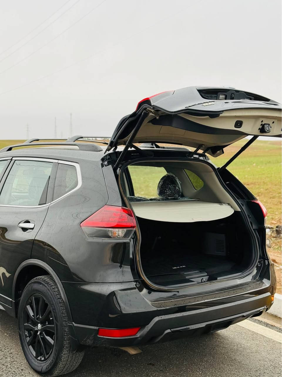 نیسان رۆگ ٢٠١٨ sدەبڵ اکسل   
سبوخی نیە -٣شوێنی بچوکی ساردە 
فول فول مواسەفاتیSV  مید نایت -بەسمە-ڕادار٣٦٠ -کوشن هیتەر-شاشە گەورە-٥ کامیرە -تەبرید لەمس -لایت دەبڵ عەدەسەی بیلادی زۆر مواسەفاتی ترر 
چوار تایەی نوێیە 
گێڕ و مەکینەی بە شەرت نەکراوەتەوە 
سەنەوی نوێیە -بە ناوی خۆمە
*********** كويسينجاك, أربيل
