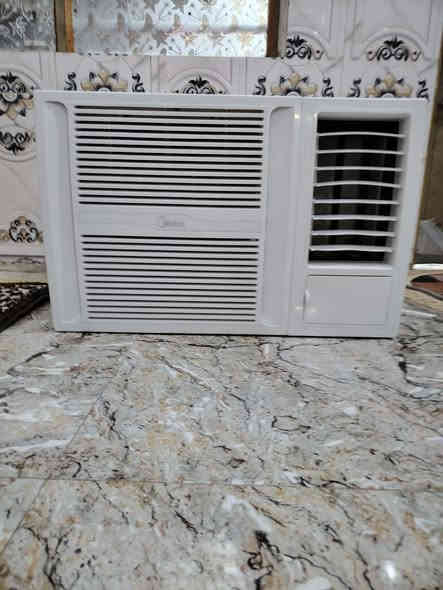 مكيف للبيع نوعية ميديا طنين اخو الجديد بلادي تدفئه تبريد سعرة 250 بغداد مدينة الصدر ***********
