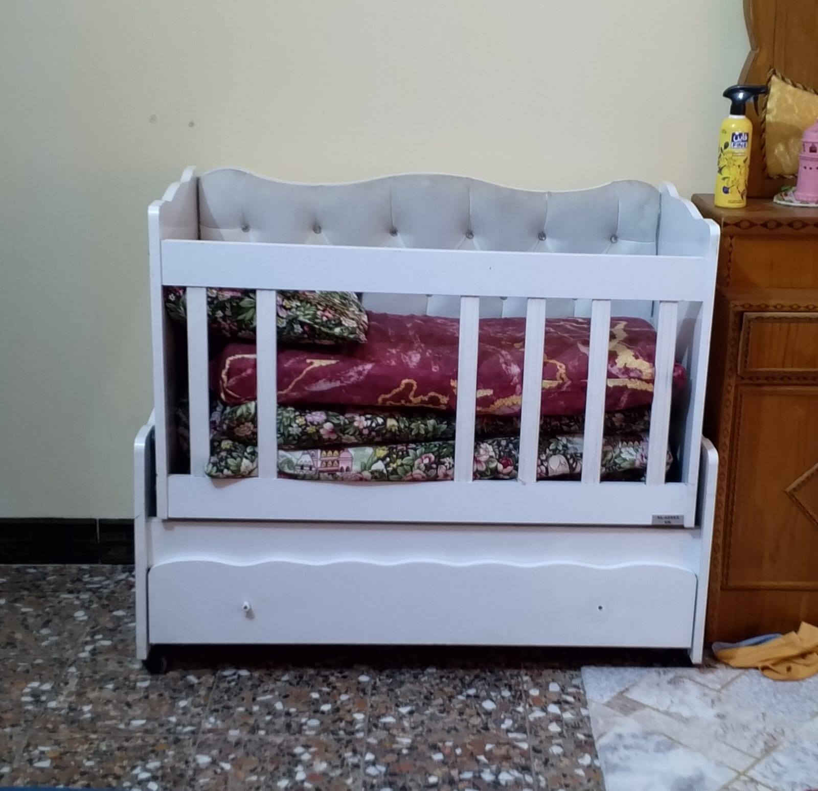 مهز وجربايه نفس الوقت البيع السعر ٦٠ وبي مجال العنوان كربلاء طريق النجف جامعه العميد رقم ***********

