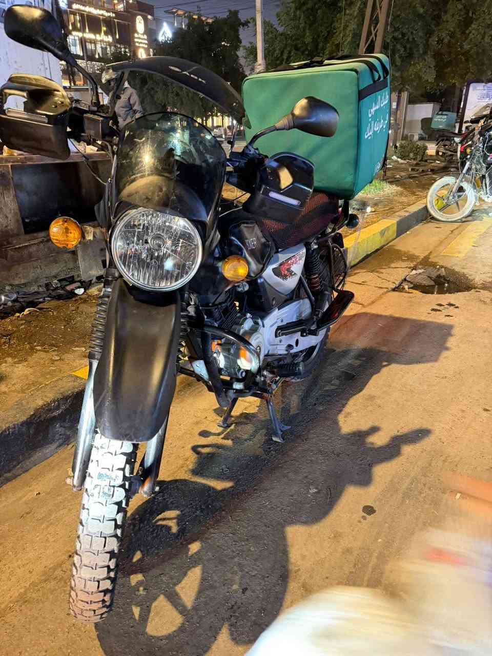 السلام عليكم شباب
بوكسر 23للبيع نضيفه مكفوله مرقمه ب اسمي بغداد تحويل نفس اليوم مكفوله كفاله عامه برغي ما مفتوح بيها ابد
السعر 2400 مليونين و400 وبيها مجال
المكان بغداد مدينه الصدر 

الرقم ***********
