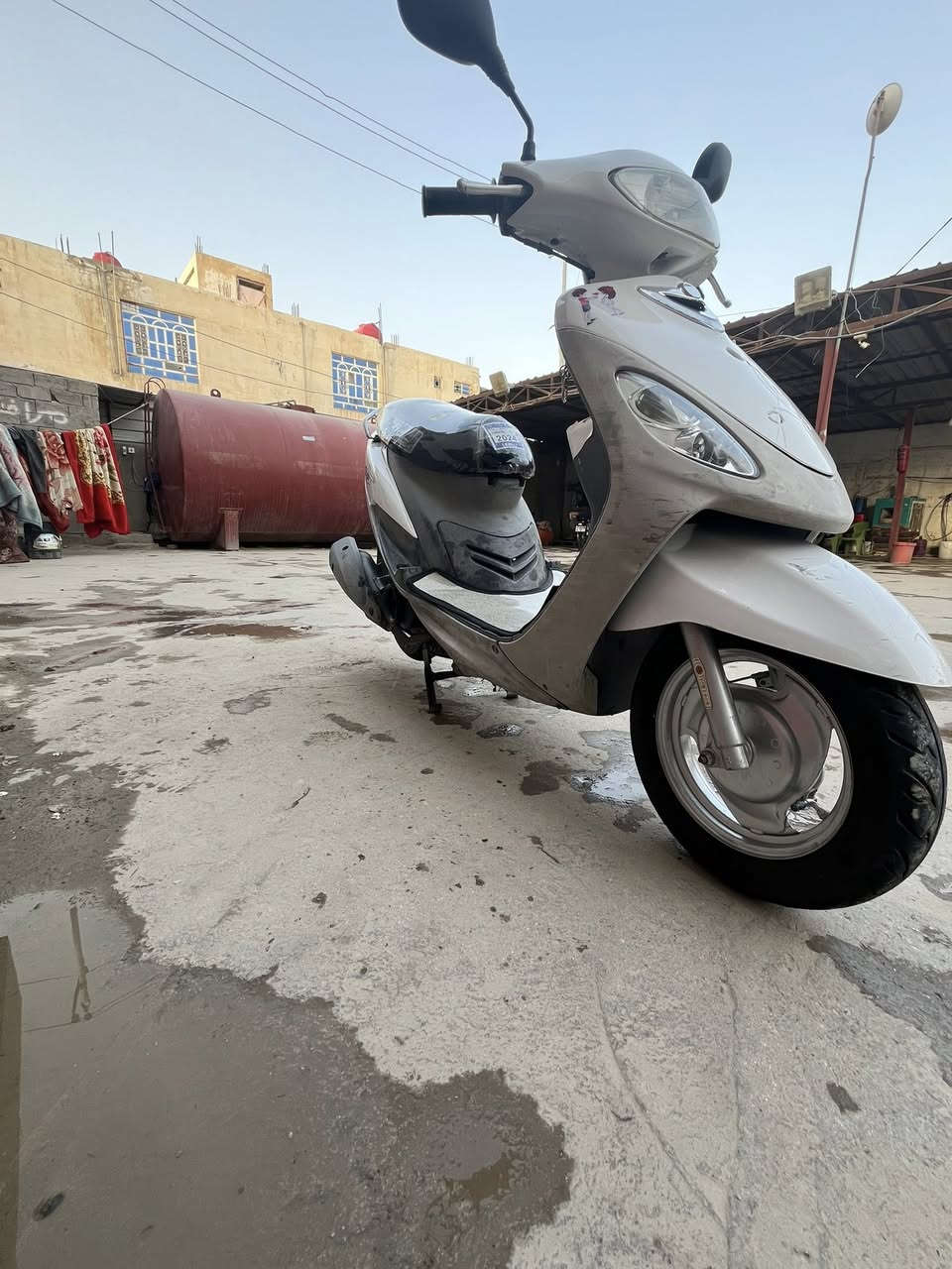 سلام عليكم دراجه للبيع مامفتوحه وجاهزه كبل لشارع السعر 725 وبيها مجال قليل لطيبين ولشراي.   هذا رقمي ***********
