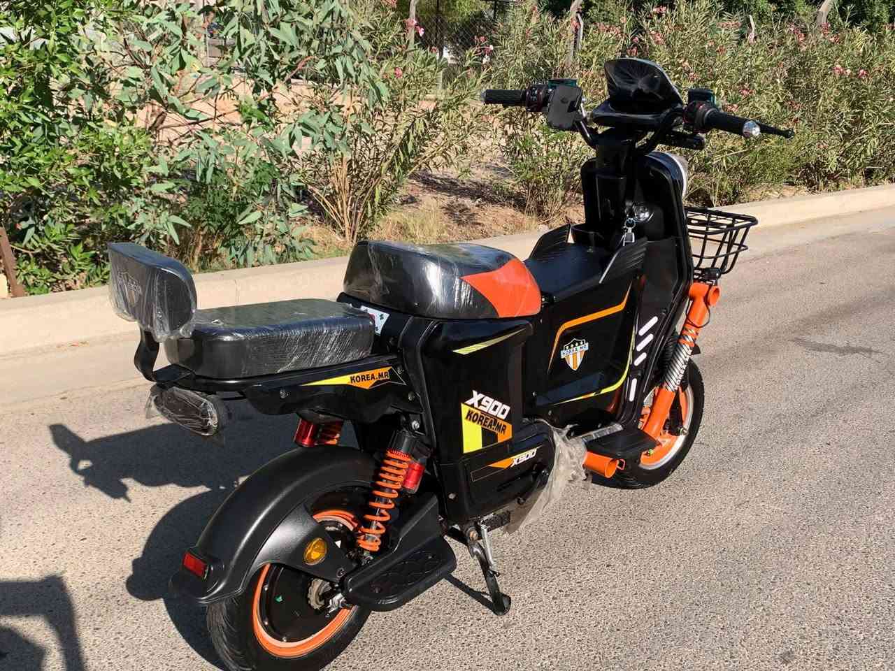 سلام عليكم 
دراجه شحن نوع X900
فول فول مواصفات 5بطاريه كبار جنطه  اناره ليليه كلوب زنون اصلي اصفر ابيض أشاره يمنه يسره دبل اشاره  للاستفسار*********** واتساب اتصال عادي
