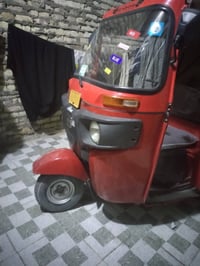 تكتك لبيع موديل  18 رقم وسنويه مكفوله الشراي يخابر المكان بغداد الكمال...