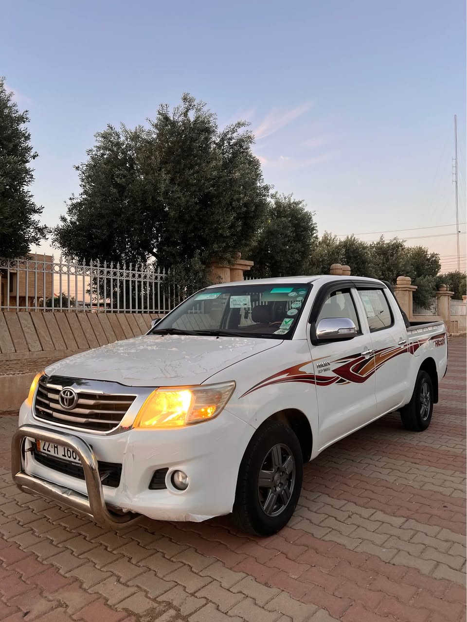 TOYOTA HILUX 2014 سفری شەریکە جیهان کلین
سەیارەکە ٢ جێی بچووکی تحدیلە بێ سبوغە سەیارەکە گێر تۆماتیکە گێر و مەکینەی بە شەرتە سەیارەکە سەیارەکە تحویل و غەرامەی بە شەرتە 
٢٢٣ هەزار کم رۆشتووە 
سحری ٢٠٧ وەرەقە و مەجال 
***********
*********** أربيل, العراق

