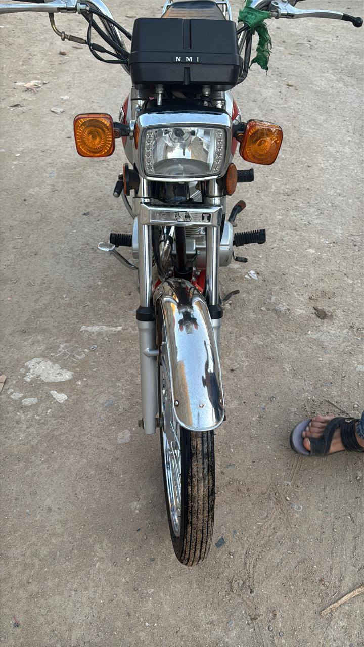 دراجة ايراني 2012 

اوراق اصولي باسمي وكيل سيد خلدون تعمير جديد محرك مجفت  كهربائيات كلها شغاله دراجه جاهزة ربع دينار ماتصرف عليها 
السعر 1100 (مليون وميه)وبيها مجال بسيط للشراي اتصل او خاص متواجد او واتساب 
***********
