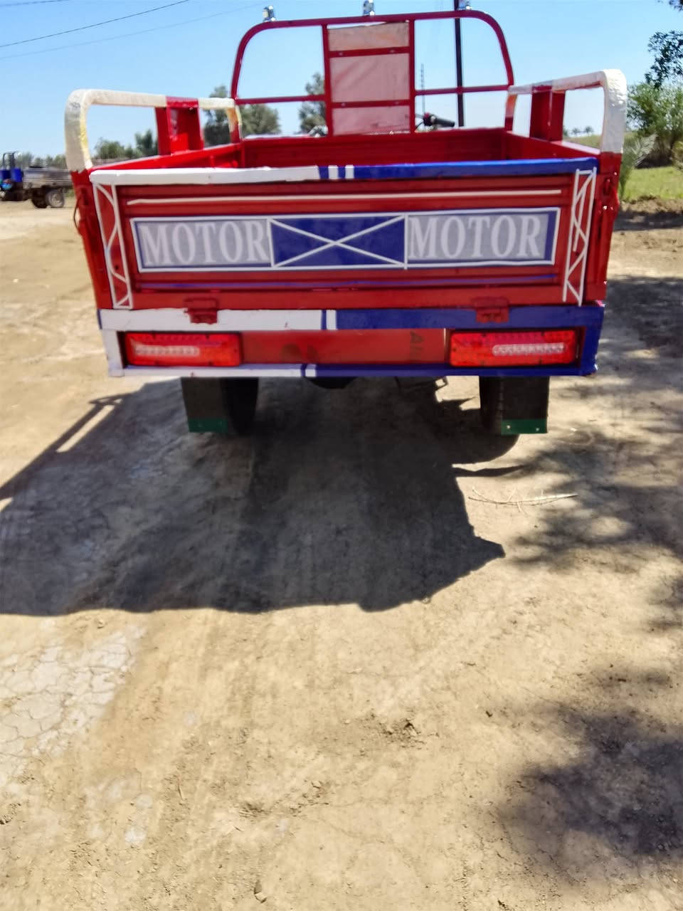 سلام عليكم ستوته البيع مكفولة كفاله عامه وراق اصليه شاصي ركبه كفاله موديل 2013 سعره 1200 وبيه مجال بصيط مكاني بابل شوملي رقم ***********......***********
