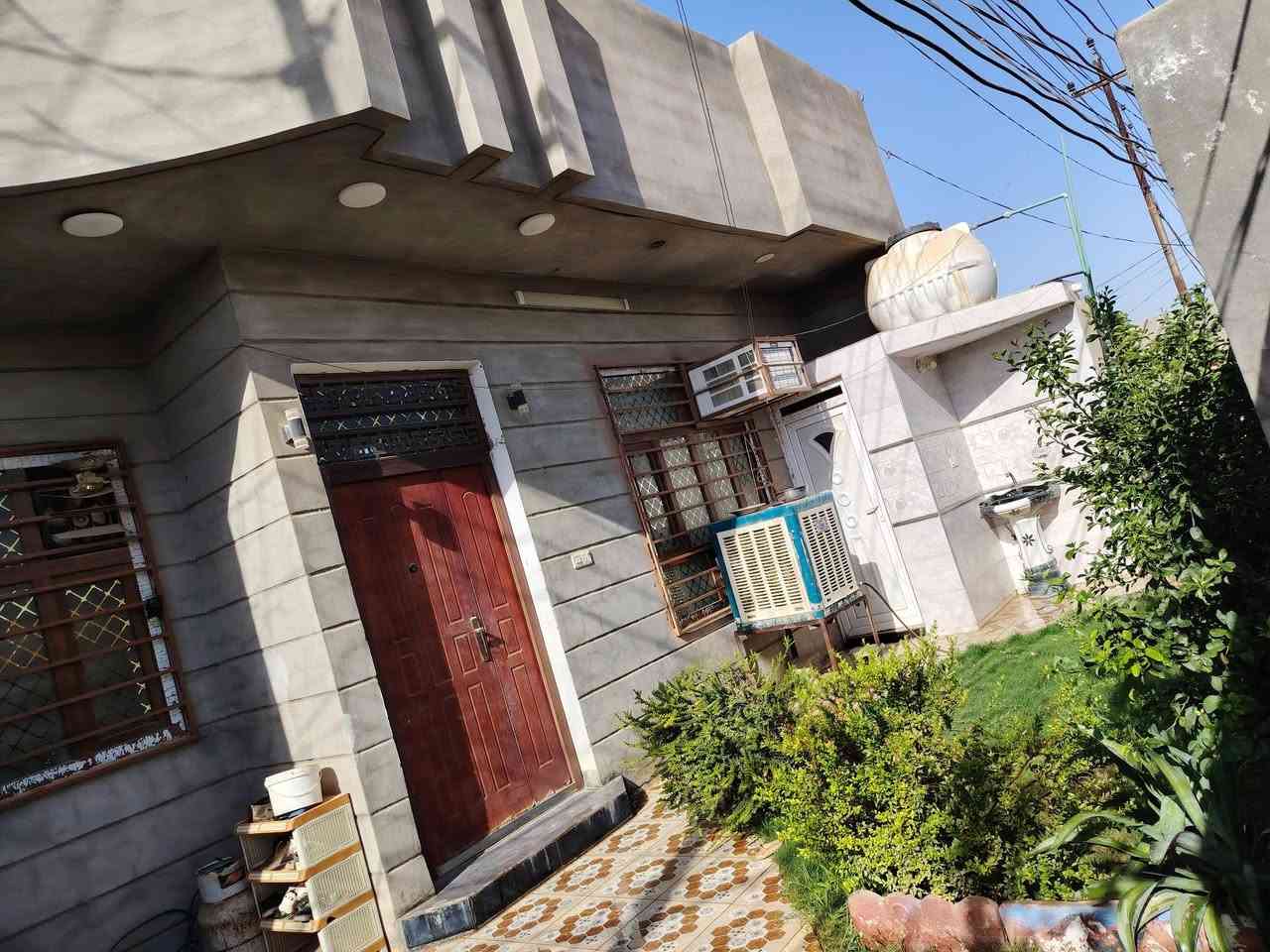 سلام عليكم دار للبيع المو شراي لا يتصل ولا يضل يتفلسف براسي رجائن  اني مو بياع شراي  محتاج فرق المساحة ١٥٠ ركن علا شارع ٦٠  سايدين واصل مي كهرباء مجاري فقط باقي تبليط اريد امراوس بقطعة بقريت مندلي قريبة علا كلية ديالى يم دائرت الكهرباء ولمدرسة. سعر الدار  ١١٠  كاطون الرحمة مجمع الصناعي قرب جامع مالك الملك  رقم الدار ٦٦٠٣  & ***********
