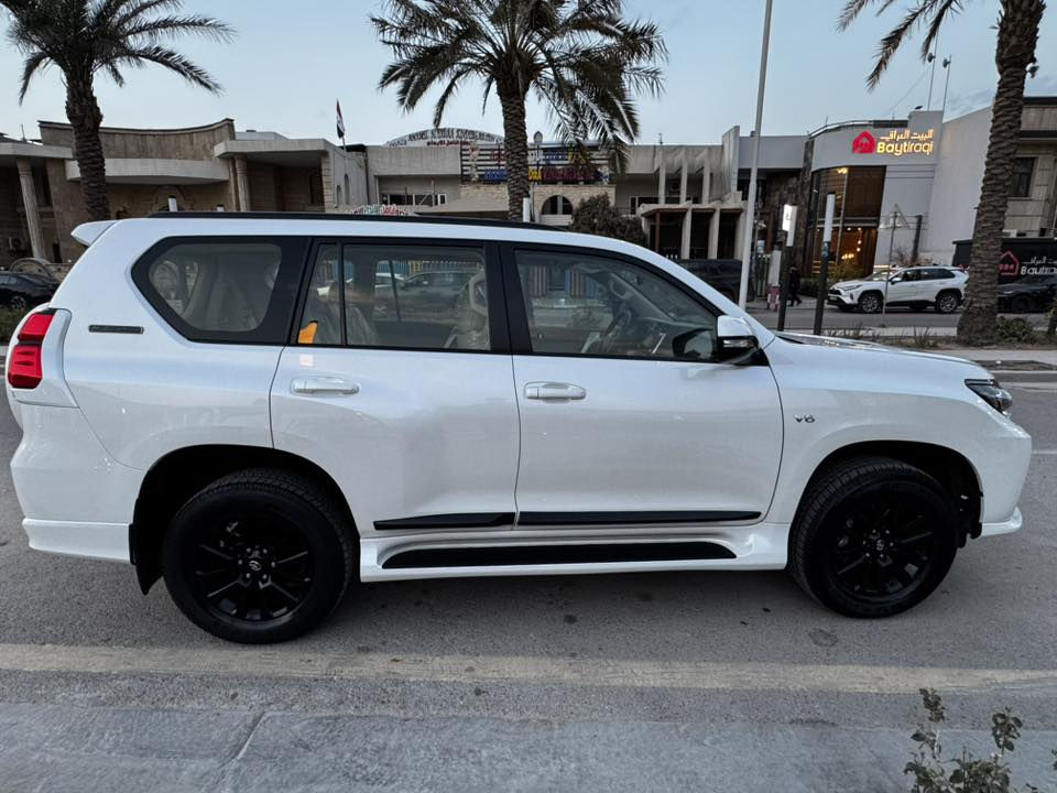 السلام عليكم
برادو vx ميدنايت موديل 2022 
ماشيه 15 الف كلم
السعر  49,500$ 
بغداد - ***********
