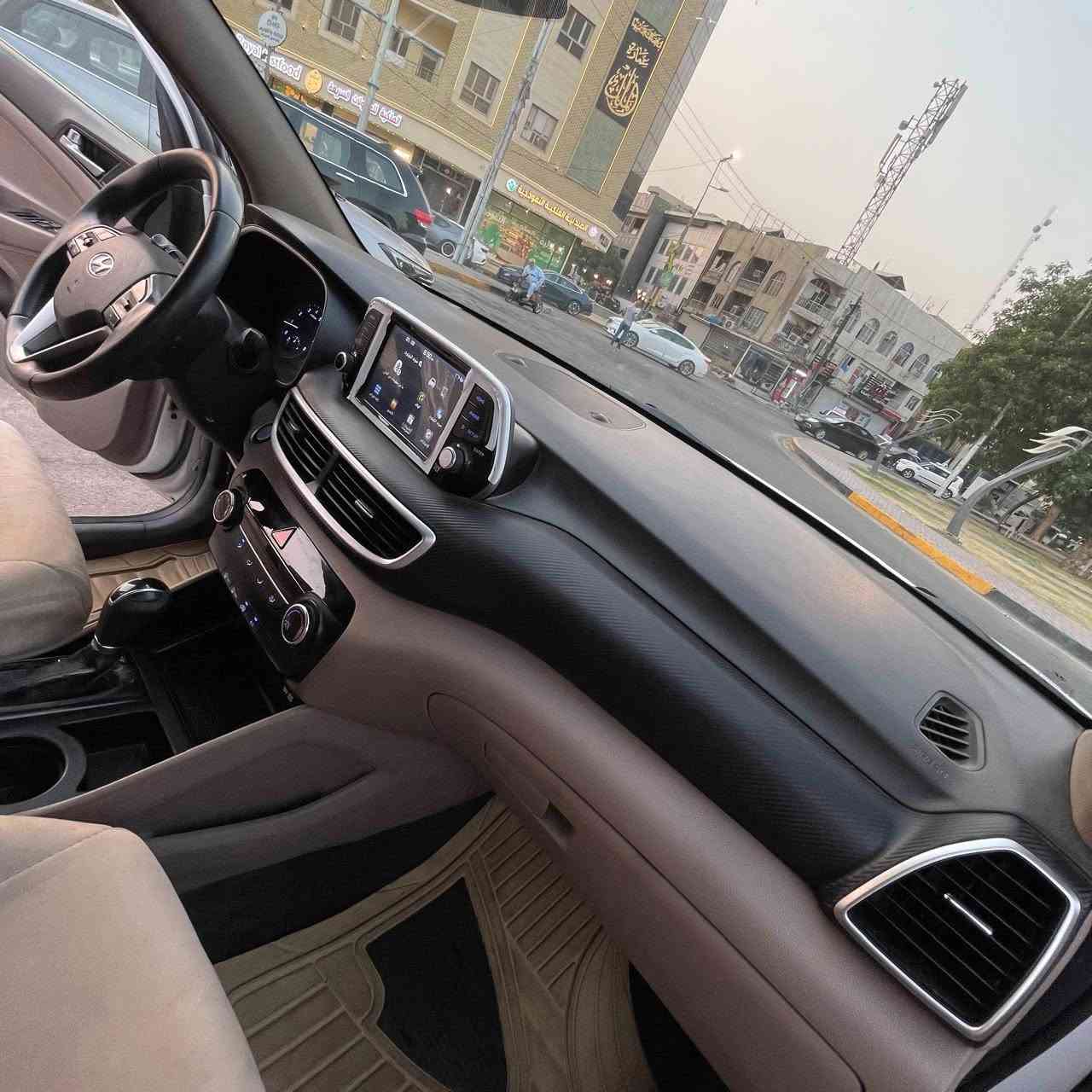 سلام عليكم للبيع توسان خليجي شركه الكاصد موديل 2020 رقم بغداد الجديد دولي بأسمي تحويل ثاني يوم وكير ومحرك وضع شركة.
فول مواصفات 1/1 ما عدا البلو راما
بصمة تشغيل كشنات جلد اصلي خمس عدسات تشغيل عن بعد بصمة أبواب كشنات الأمامية كهرباء شاحن وايرلس تبريد قطعتين شاشة اصلية حساس أمامي حساس خلفي كاميرا دوارة إشارة ترحيب مري شفط و إشاير بلمري مو درايف تبريد حكمجه منفذ وايرلس امامي وخلفي ثلاث أنظمة قيادة مثبت سرعة خمسة ويل كب كروم محرك 2000 دوش ترحيب ذاتي

مواصفات بلاديه كوري اصلي شاشه اصلي كامره دواره اصلي 

ماشيه (١٠٠) الف كيلو 
السعر (١٩٠)

للأستفسار ***********
