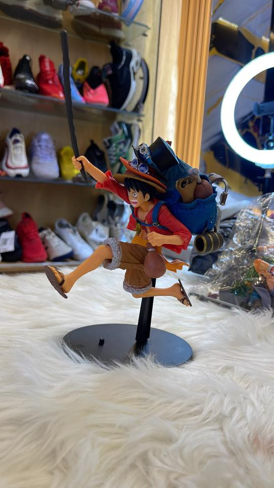 السلام عليكم
هذا المجسم هو شخصية مونكي دي لوفي من سلسلة الأنمي والمانغا الشهيرة ون بيس. 
.
سعر 15 مع التوصيل 
يوجد توصيل كافة المحافظات 
.
الاستفسار ***********
