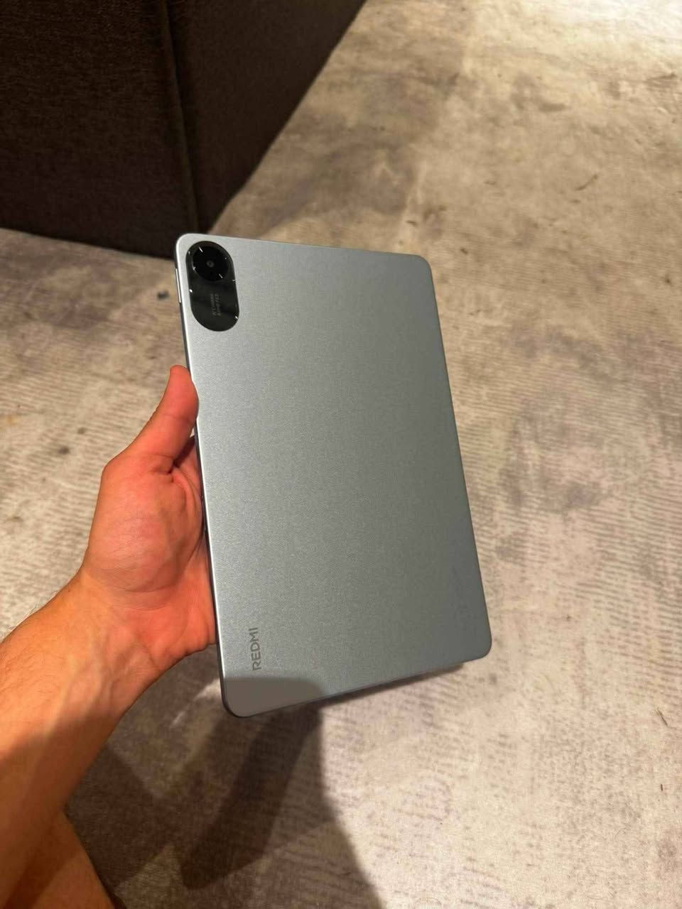 مستعمل ايام 
ريد مي باد 2
السعر 260 توصيل فقط داخل البصرة 
. 

الشاشة 11.0 بوصة - 90 هرتز - IPS LCD
الذاكرة الداخلية 256 كيكا 
الرام 8 كيكا 
الكاميرا8 ميكابكسل
 المعالج Mediatek Helio G100 Ultra
البطارية 9000 مللي أمبير

تواصل واتس اب 
*********** البصرة, العراق
