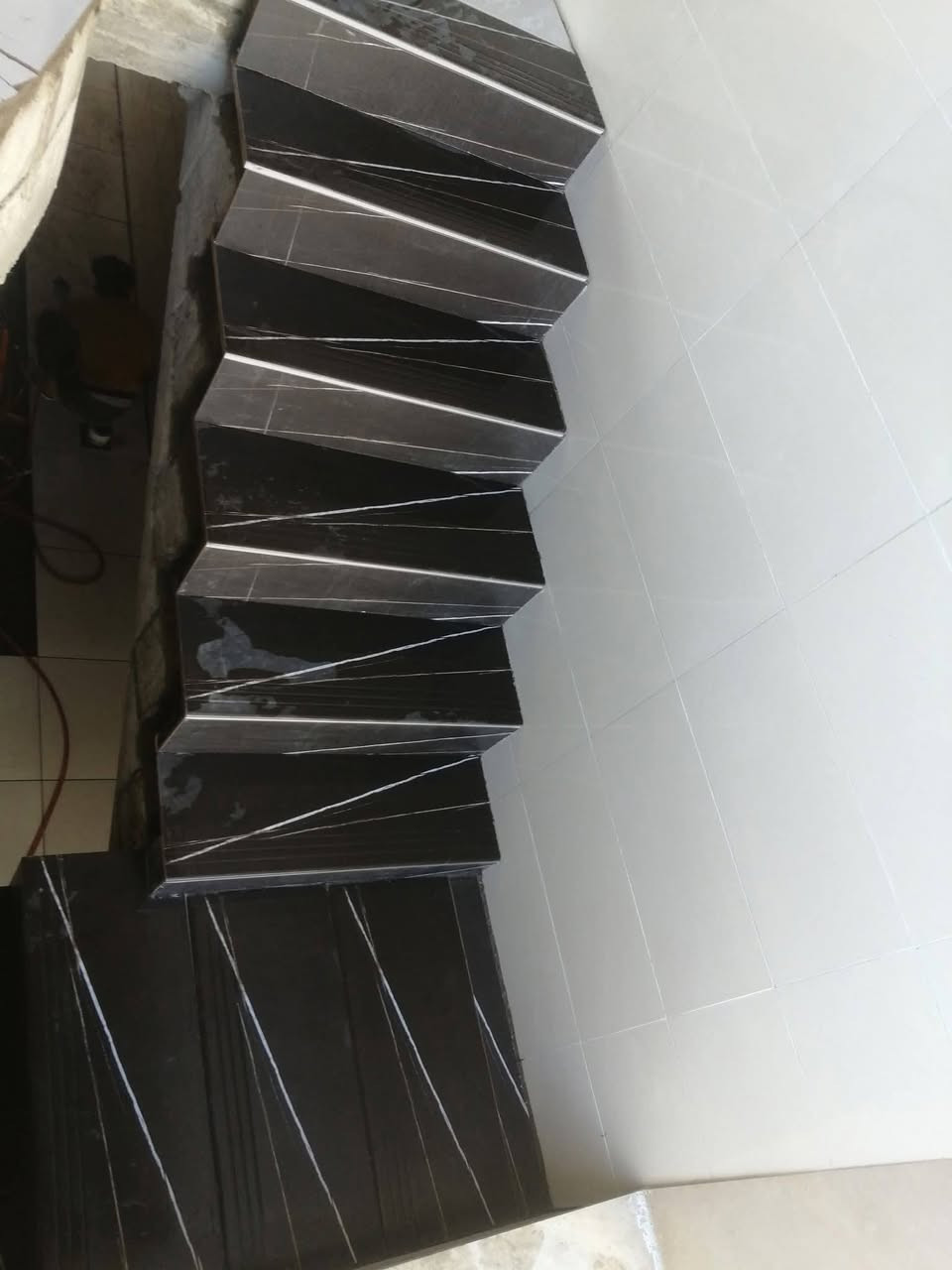 جزء من اعمالنا مدينة الفلوجه ونواحيها عمل السيراميك الكاشي البورسلين مرمر جدار وارضي بكافة انواعه متفرغين حاليا للتواصل
***********   ***********
