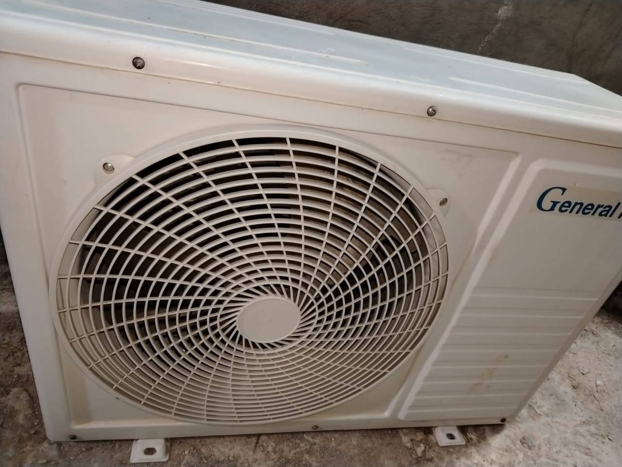 السلام عليكم سبلت للبيع طن ونص استخدام شهر كامل الملحقات السعر 300 وبي مجال قليل وضمان 
***********
