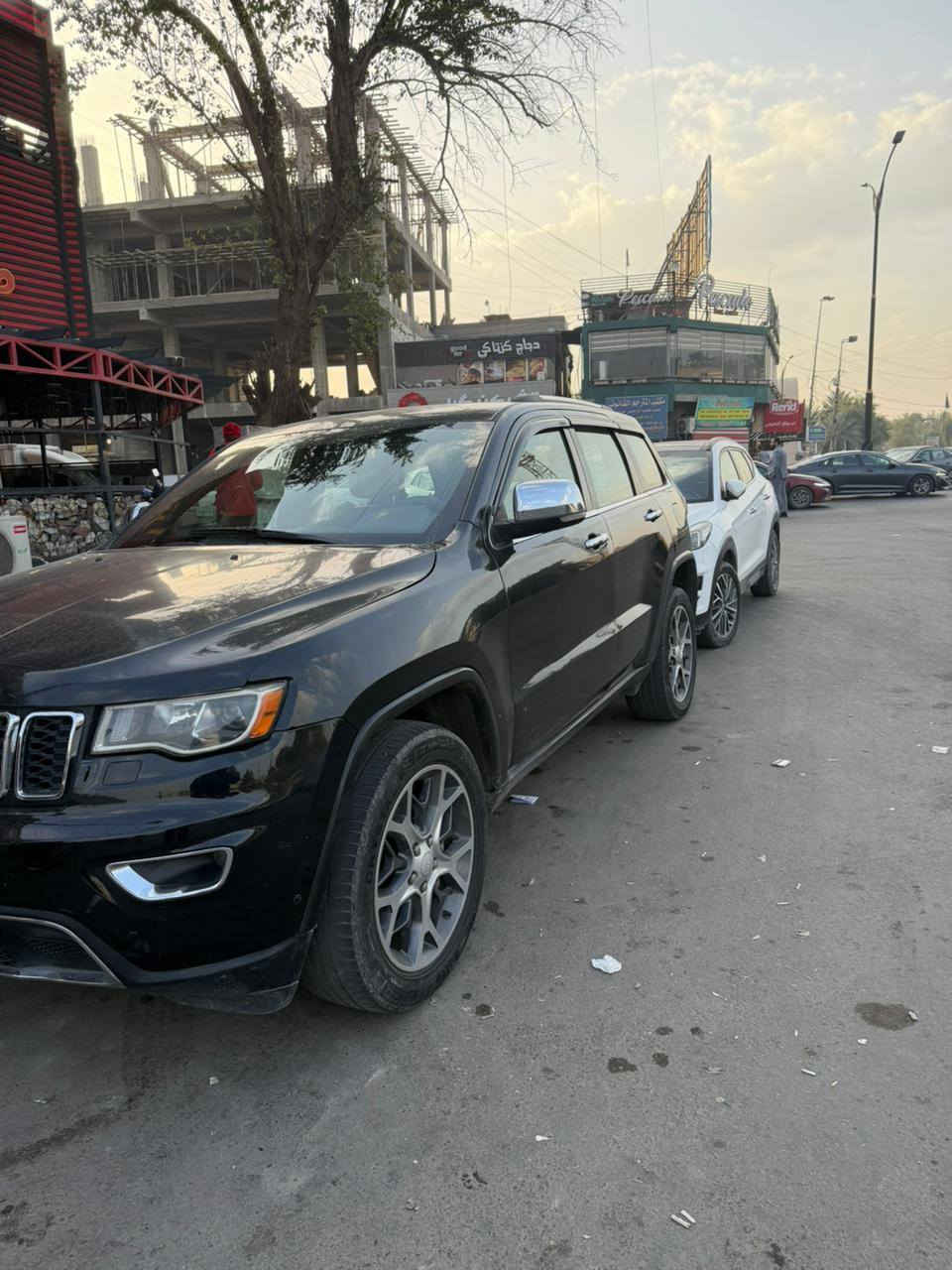 السلام عليكم جيب شيروكي موديل 2018السياره جاهزه بدون نقص بدون دواخل بدون شواصي بدون ايرباك فول عده الفتحه رقم بغداد الجديد تحويل ثاني يوم محرك 3600cc مكاني بغداد السعر شدتين وبيهه مجال حك الجيه صوره الحادث موجوده للاستفسار ***********
