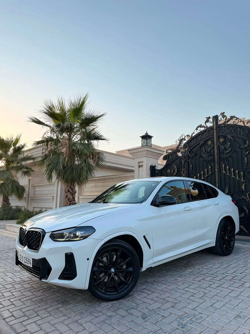 BMW X4 xDrive 30i /// M Sport Package بي ام دبليو   
‎
السياره M packeg اصل 🐎
المواصفات:
‎☑ موديل-2024
‎☑ 2000 توين تيربو 
‎☑ لون مميز ابيض 
‎☑ فتحة سقف بانوراما
‎☑ اضوية Adaptive LED Headlamps
‎☑ جنط 20 انش 
‎☑ كاميرات +حساسات 360 درجة - اصطفاف آلي
‎☑ غرفة جلد مميزة (Sports seat)
‎☑ اضاءة داخلية 
‎☑ تعتيم ليزر  
‎☑ شاشة كبيرة متعددة الوظائف + Apple Car Play
‎☑ مفتاح تشغيل واصطفاف
‎☑ نظام ملاحة
‎☑ نظام المحافظة على المسار وقراءة الاشارات
‎☑ نظام صوتي 
‎☑ كراسي كهربائية
‎☑ تبريد+تدفئة  كراسي امامية

والعديد من الاضافات :

السعر : 368 $

الحادث حافة البونيد وراس الجاملغ 
سيرفس عروش
بدون نقص او مسج

📍 اربيل 
فقط اتصال

‏
📱***********
