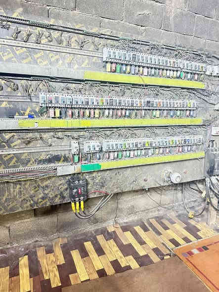 السلام عليكم موقع مولد للبيع يحتوي على مكائن اثنين دي اس واشتاير ١٢ولف كهربائي جديد تحتوي علي حصه وقوديه ٢٥٠ كايفي وتحتوي على خزانين واحد عشرة الاف وثاني الافين الحمل الواقع ٤٥٠ انبير موقع البيع الحميديه المعسكر الاستفسار اتصل على هذا رقم 👈🏼***********
