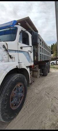 فولفو • شاصي ومحرك • بلدي مكفولة