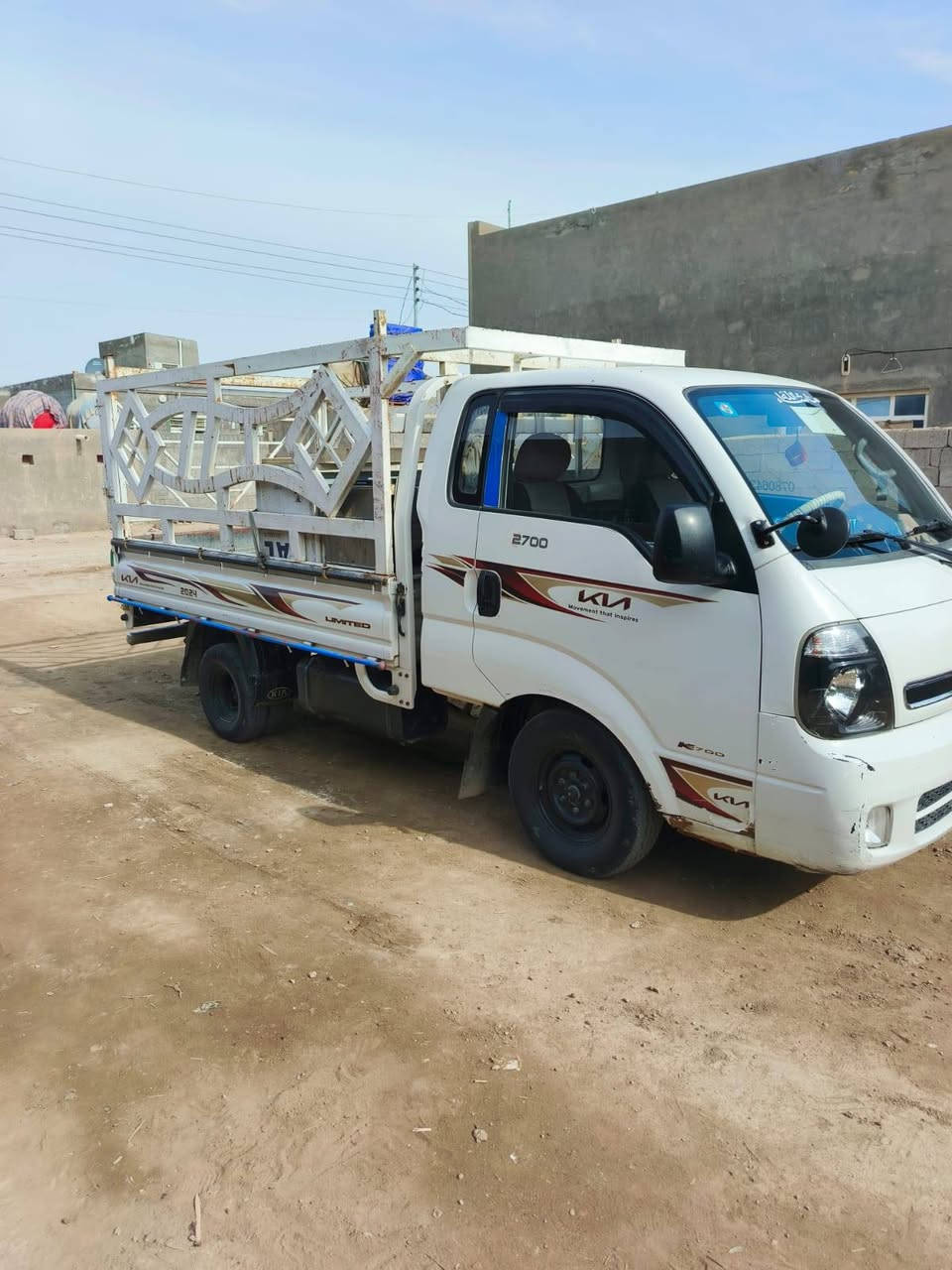 السلام عليكم 
كيا حمل للبيع سياره نضيفه مثل ما بصوره موديل 2010 المكان ذي قار قضاء  الرفاعي
مكلف بنشر السعر يم صاحب السياره وهذا رقمه ***********
