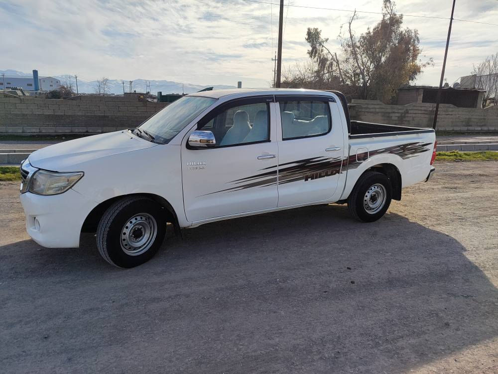 توێتا مەرزیە مۆدێل 2012 پارچە ڕەش بەناو خۆمانە سەنەوی نزیک ساڵێکی ماوە مەکینەو گێڕو تەبریدو ساردو گەرمی هەمووی بەشەرت سەیارەیەکی پاک و بێ عەیبە. ناو نیشان ڕانیە .. حاجیاوا

***********
*********** رانية, السليمانية
