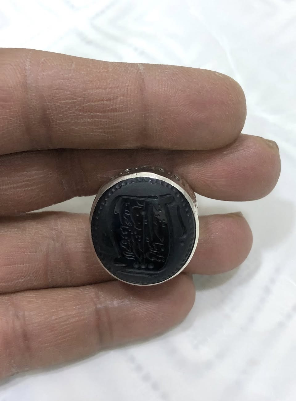 سلام عليك خاتم بحجر عقيق يماني اسود مخطوط (ربنا اتنا في الدنيا حسنة وفي الاخرة حسنة وقنا عذاب النار) بصياغة يدوية ثكيلة قياس 22/23 للبيع فقط يوجد توصيل


**إذا كنت صاحب هذا الإعلان وتريد حذفه لأي سبب، رجاءا أرسل رسالة إلى الدعم الفني**