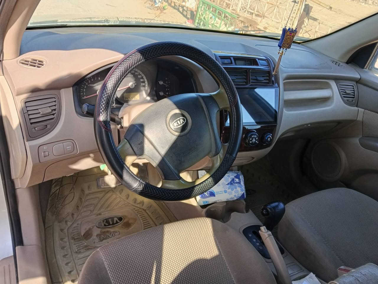 السلام عليكم 
للبيع كيا سبورتج اربيل 2008اربيل
بيها جاملغ ايمن تبديل وارد كوري 4ويل مكينه 4سلندر 5ويل كب ألسعر 105$وبيها مجال 
***********
