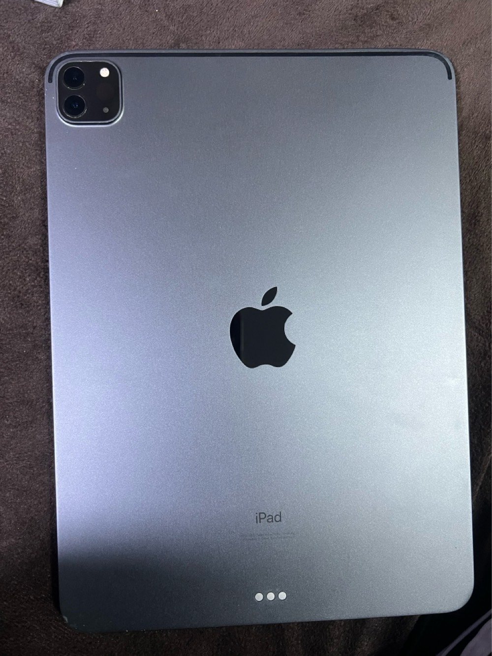 iPad Pro 11 
M1
256
ايباد برو ١١ 
موديل ٢٠٢١ 
أم وان 
ذاكرة ٢٥٦  