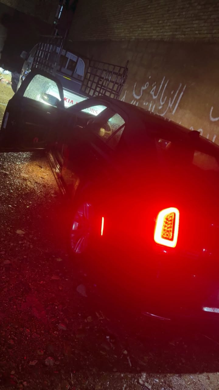السلام عليكم كلايسلر اوبامه 2022 Sفول موصفات ماعده الراد السياره بحاله جيده وارد امريكي حادثهه جاملغ وبنيد تبديل بدون صبغ تفاصيل اكثر اتصل ***********
 ملاحضه سيارتي الشخصيه ممشتغله خط
