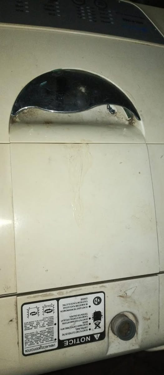 السلام عليكم من رخصة الادمن غسالتين للبيع اثنينهن فول اوتو ماتك شغالات كلشي مابيهن اثنينهن ١٢٥  للاتصال ***********
