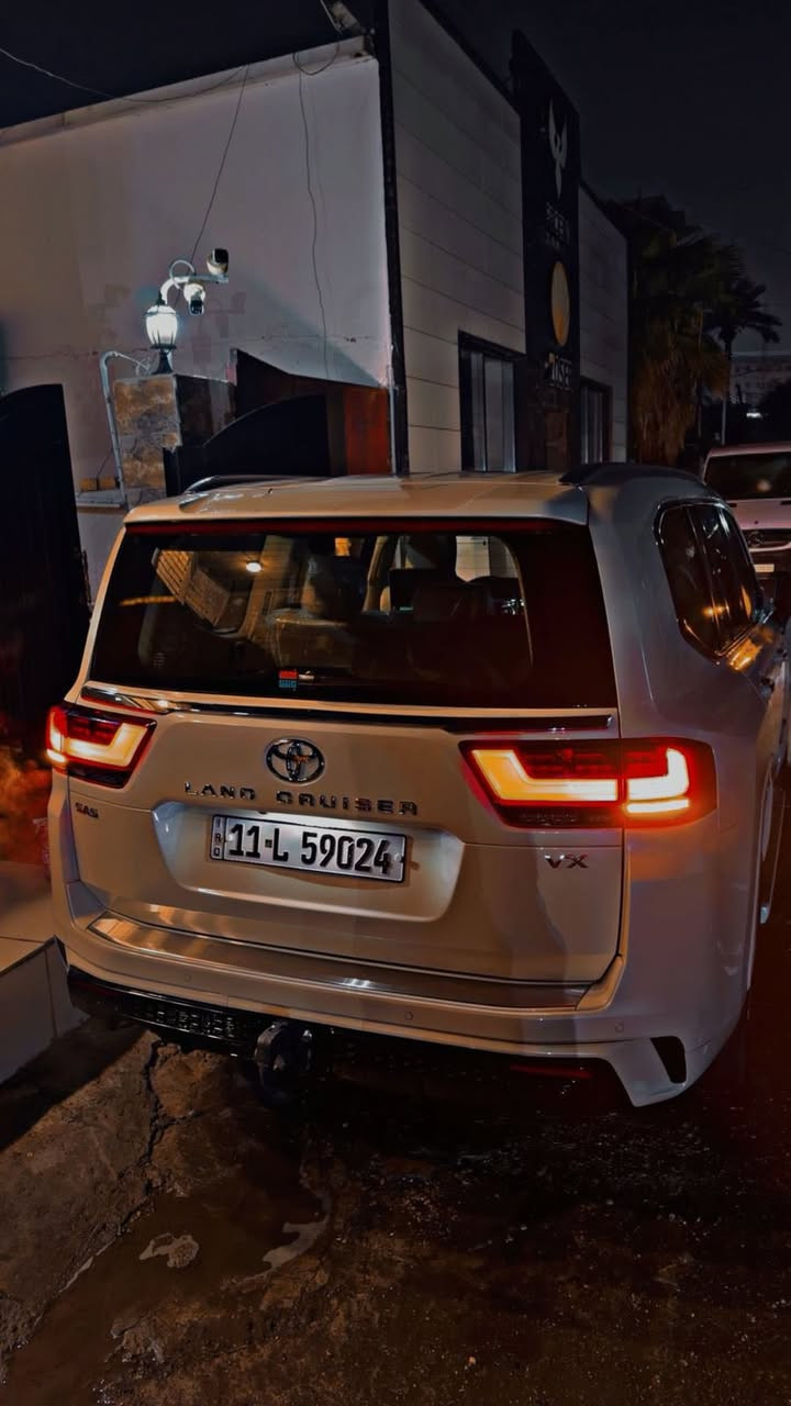 سلام عليكم عيدكم مبارك انشاءالله
لاند كروز 2024 VX SAS ماشيه 24 الف داخل ضمان السياره 

رقمها بغداد مكفوله ومغلفه ppf 

المواصفات 

عدسات امامية 3 زنون مع كشافات زنون اصليه

فتحة سقف 

كشنات الاماميه تدفئة تبريد 

الكشنات الخلفيه تبريد

تحكم تبريد شاشة خلفي

المقاعد الصف الثالث كهرباء تنفتح وتنغلق 

نظام زحف ازرار كامله مال فوريل 

شاشات عدد اثنين خلفيه 

مع شاشة رئيسة حجم كبير 

شاشة عينة بنص الكيجات 

وضعيات خزن كشن سائق

ثلاجة بجكمجه

وبعد عدة مواصفات ما اذكرهن كلهن بس هيه الVX معروفة

السعر 750 ورقة وقابل للتفاوض للاتصال ***********
