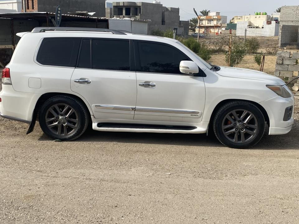 اسلام عليكم لبيع لكزز  ادوات ادوات ٢٠٠٩محدثه ٢٠١٥ كير أو محرك مكفولات كفاله عامه صدر٨٠ بل ميه مكفوله من كص والسرقه والعشائر فول مواصفات تحكم ستيرن مري شفط جكات تصعد وتنزل فتحت صقف فول للخير السعر ١٨٠ أو بيه مجال  مكاني ديالى ***********
