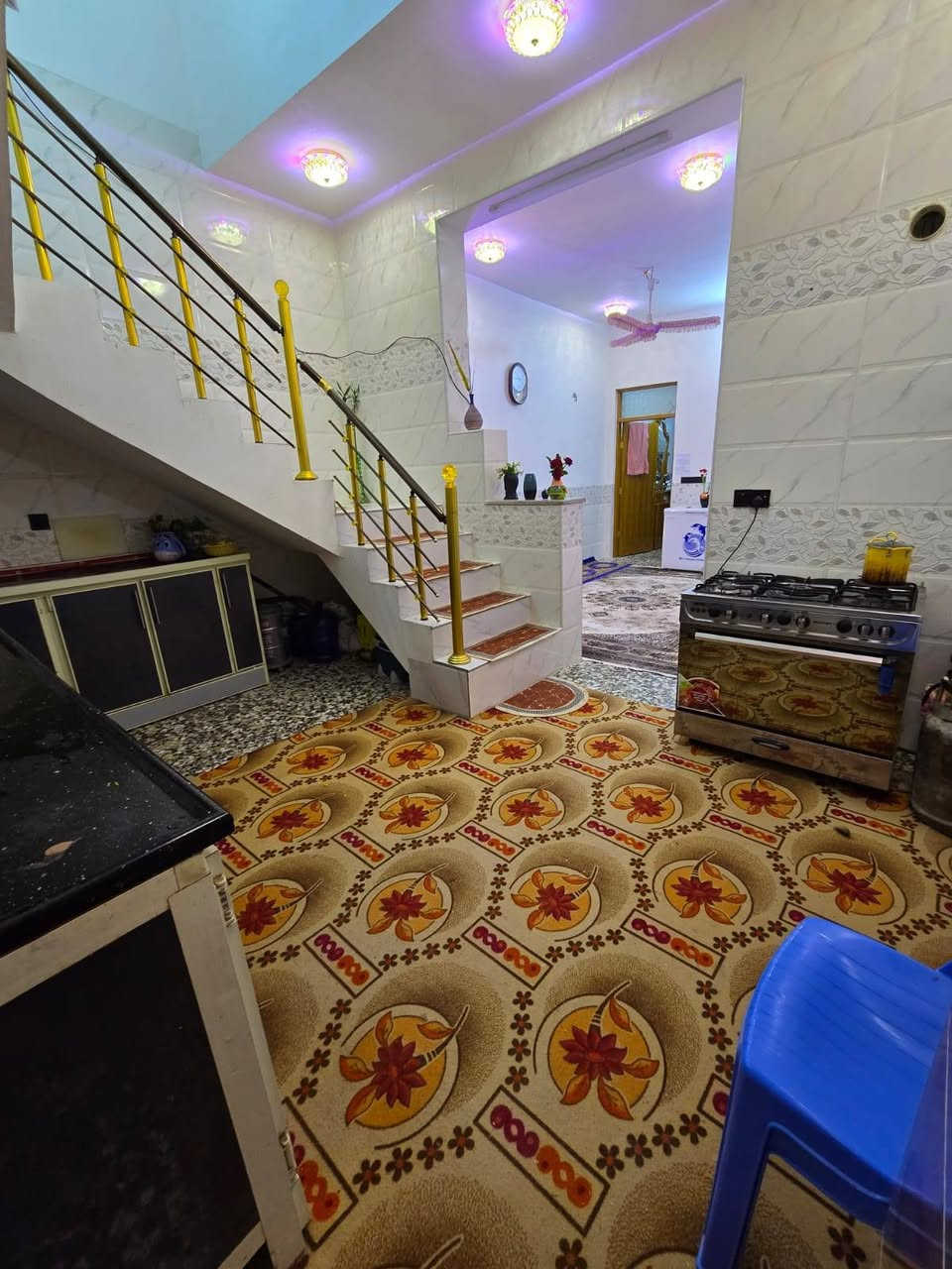 البيع البيع بيت في مجمع بيتي 2 قرب مدرسه ادوبه بناء جديد مال جناي 100 متر نضيف سند حر با اسمي 
سعر البيت 80 مليون اتوصل على،رقم ***********
