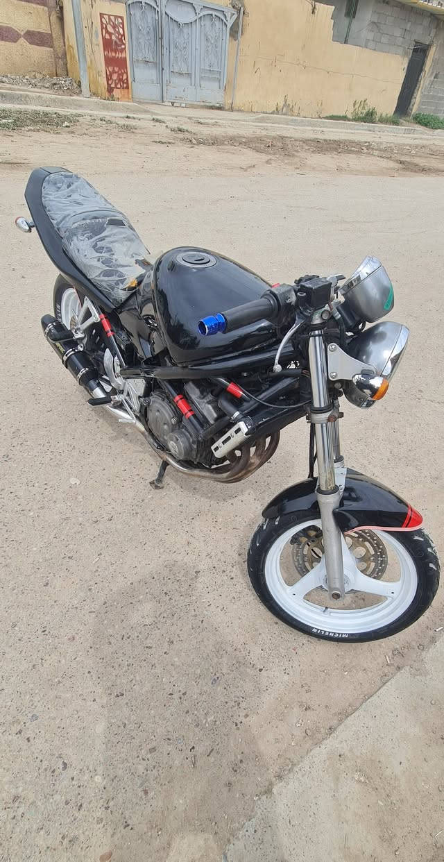 بطح باندا ربع دراجه رمبة بلادية مناقصهه اي شي سلف نكره صافية وناعمه مناقصهه اي شي بريكات تخبل كهربائيات شغاله تشغيل عن بعد بصمة عدادات شغاله تانكيهه نضيف ما مزنجر صالنصة رياضي ستان تعليك وصفح زوج تايرات جدد دبلاتهه تخبل اشاير بكلايت صطابات كامله لاخر حباية دراجه رمبة مكينه ما مفتوحه 
السعر 800 الف
الشراي يقرة تفاصيل قبل لا يتصل
***********...متوفر واتساب كذالك 
مكان الشعب
