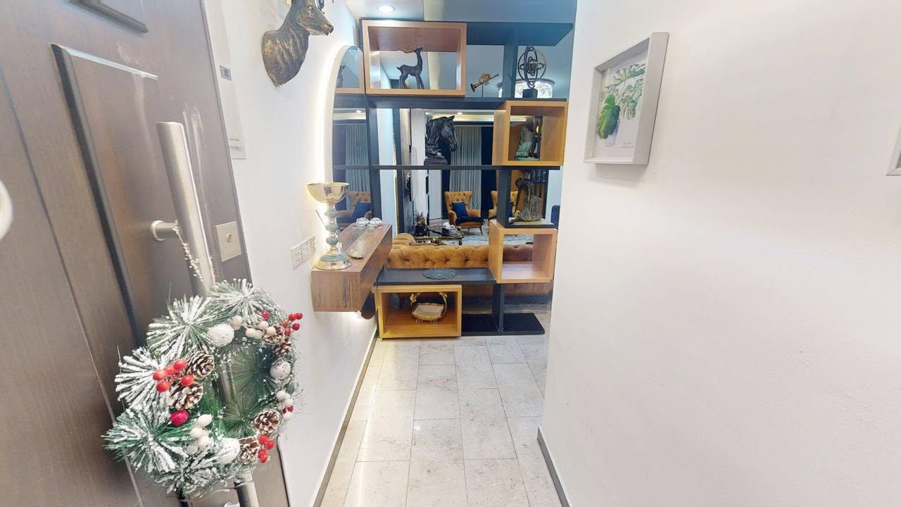 شقة للبيع …. 🏠
المكان : بغداد -حي حطين - مجمع الايادي السكني - مجاور بسكولاته
المساحة ١٩٥ متر
طابق اول مطلة على النادي والمسبح  
مع مصاعد عدد ٢ للبناية
عدد الغرف ٣ نوم ( احداهم ماستر ، ( منزع وحمام وجاكوزي ))
صالة
غرفة معيشة
مطبخ اسباني
حمام  عدد ٢  
سيراميك  اسباني 
ارضيات مرمر 
بالكون عدد ٢
سبالت عدد ٤ ماركة Tissot
سخانات امريكي عدد ٢
الشقة ملك صرف سند طابو المنصور ولا يوجد بذمتها تسديد مصرفي وما الى ذلك .
تحويل مباشر من البائع
البيع مفروشة او فارغة حسب رغبة المشتري .
للاستفسار *********** متوفر واتساب
