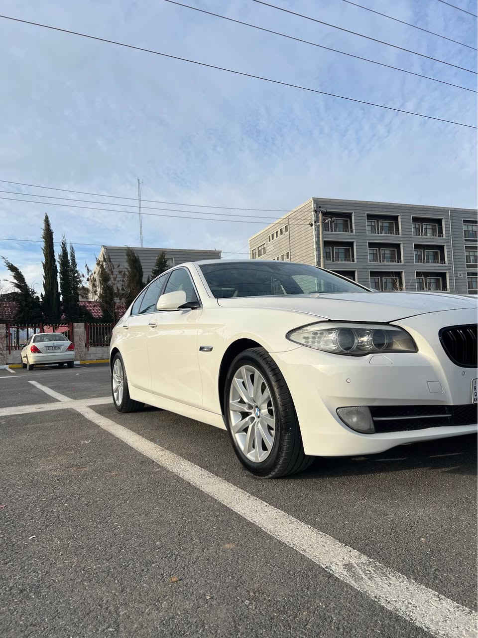 BMW F10 530i
سفری شەریکەی عروش 2013
5پەردە
6پستۆنی مەکینە مەرغوب بێ تۆڕبۆ
سەنەوی نوێیە
کامێرا
بەسمە
سڵاید
ناو کرێمی
پێش و پشت حەساس 
ئۆتۆ هۆڵد 
3گێڕ
کوشن کارەبایی و جڵد
تەحدید سەرعە
سەیارەکە بێ مەسروفە
ژ.م*********** رانية, السليمانية

