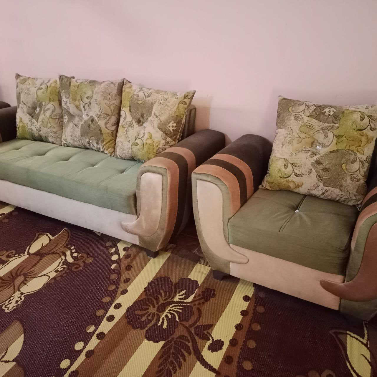 اغراض مستعملة للبيع
تخم
ساحبة مطبخ
معرض صغير 
للاستفسار على الرقم ***********
