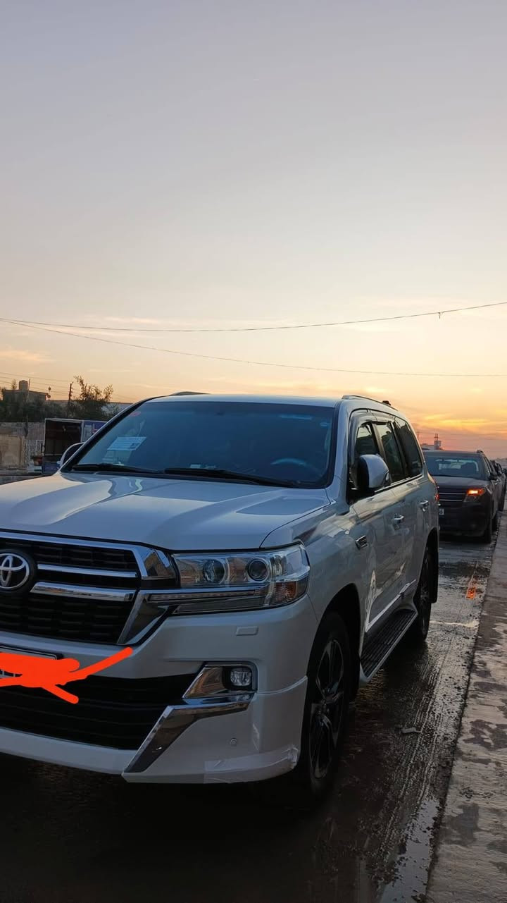 السلام عليكم بيع اومراوس محتاج فرق لاندكروزر gxr موديل 2016 رقم سليمانية باسمي السيارة بلادية فقط تحديث دعاميات والويل كب موديل 21 كير محرك حدادية تبريد كهربائيات كلا وضع شركة ماشية 180 الف حقيقي شرط الفحص متواجدة في بابل حي الطيارة للاستفسار *********** متواجد واتساب
