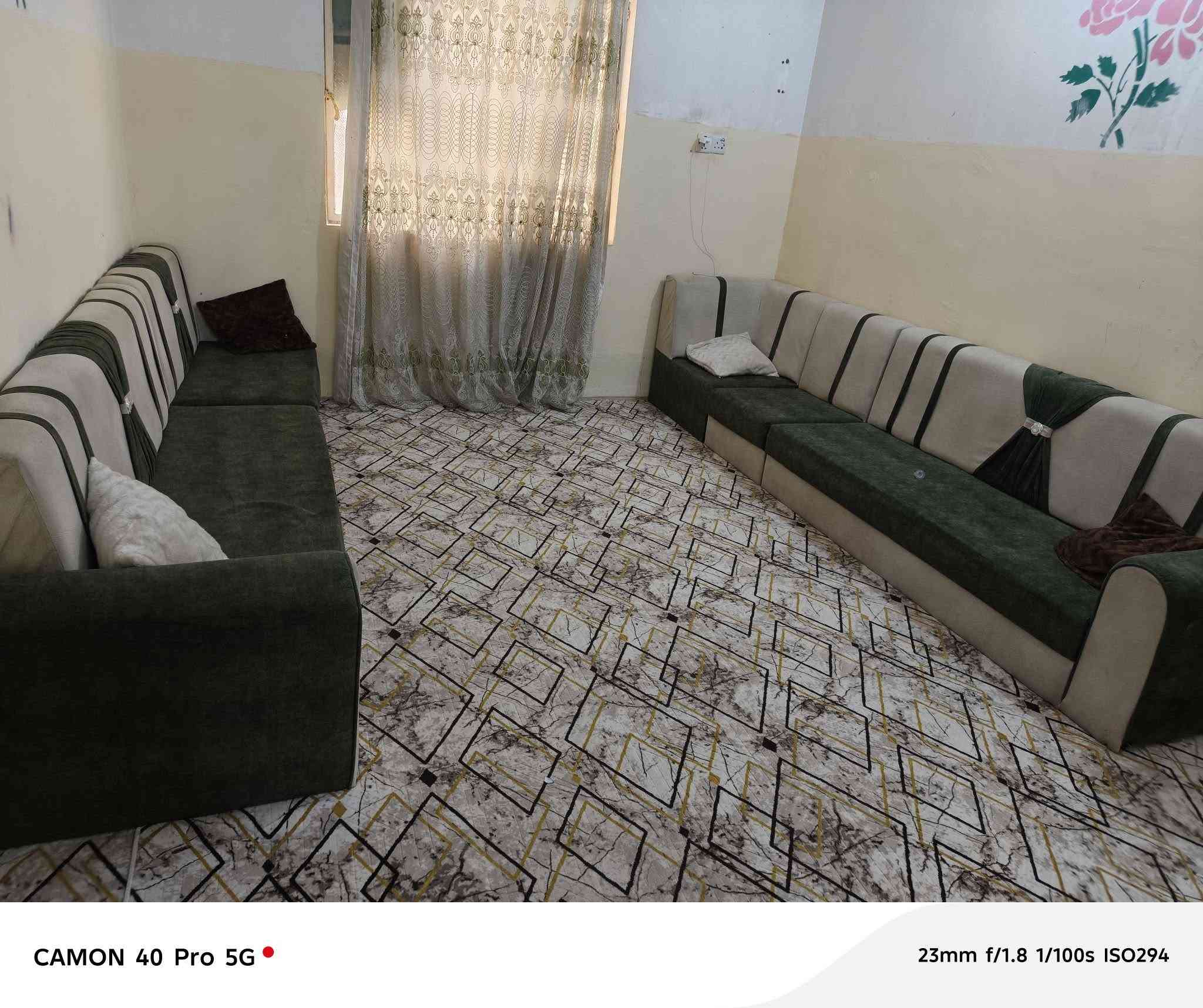 تخم للبيع بس رجلين مابي إلي يريده يتصل ع رقم هذا ***********
