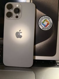 آيفون ١٥ برو ماكس • بطارية ٨٦% • حي اؤر