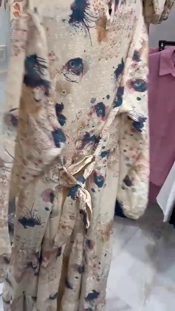 من الآخر كده 👌
الدرس ده تلبسيه وتبقي جاهزة للـ “الله ايه الجمال ده” 😂💕
ستايل ناعم وأنوثة على الهادي ولمسة شياكة تخطف العين 
💃
ينفع خروجة وفسحة… المهم إنك هتبقي قمر في كل الحالات ☺️🌸

الحقّي قبل ما البنات تخلصه 😉🔥
#دريس_حكاية 💃
#دلع_الصيف 🌸
#سبلاش_ستايل 😍


**إذا كنت صاحب هذا الإعلان وتريد حذفه لأي سبب، رجاءا أرسل رسالة إلى الدعم الفني**