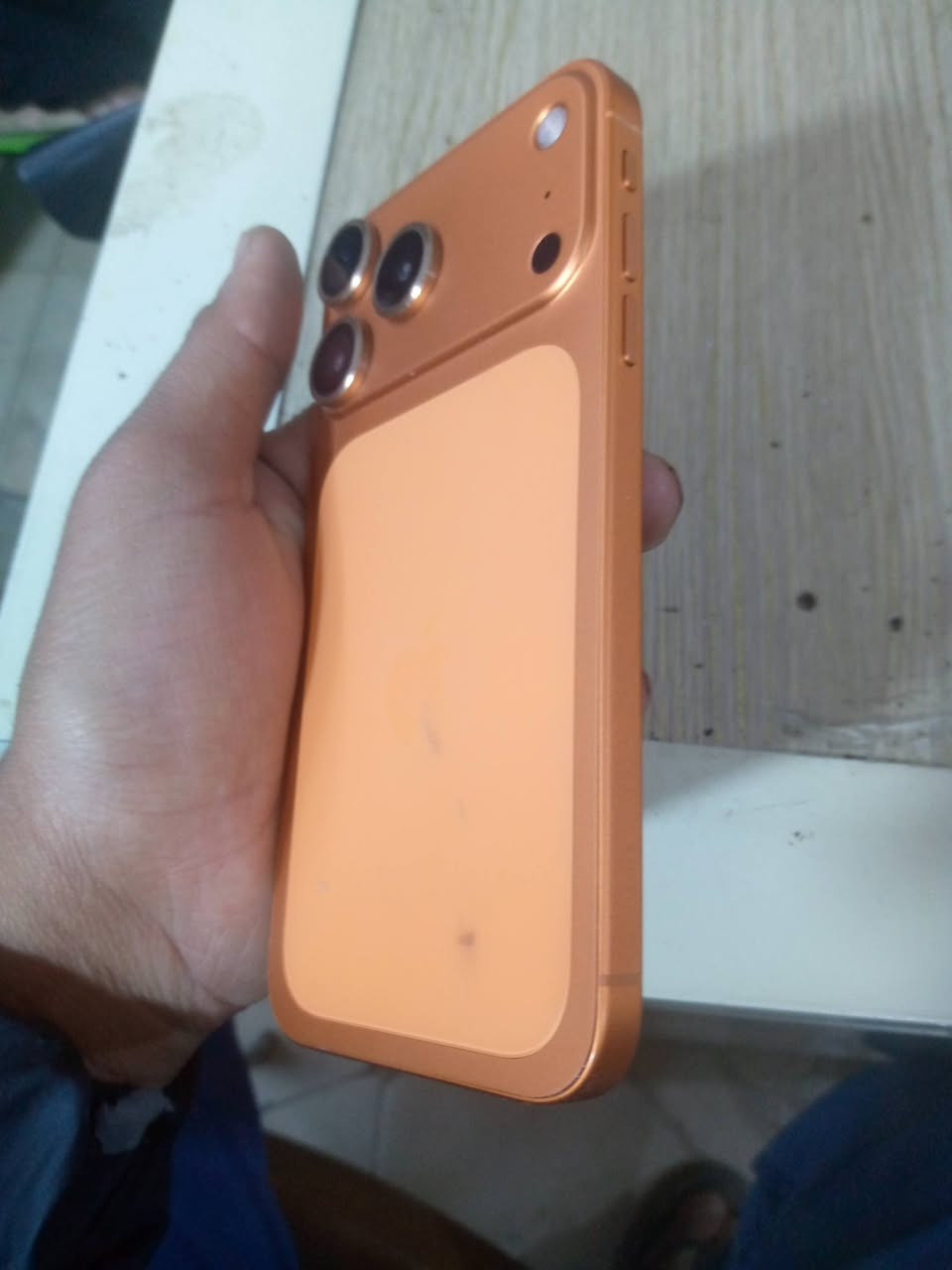 سلام عليكم اكس ار محول 17 برو ماكس طبق الاصل الجهاز نضيف ذاكره 256 نموذج m  شاشه بلاد فيس ايدي شغال دبل سيمكارت بطاريه 75 الجهاز كله بلاد وشغال الجهاز مقفول ايكلود فقط سعر 100 وبيه مجال قليل عنوان واسط داموك بيع او مراوس رقم ***********
