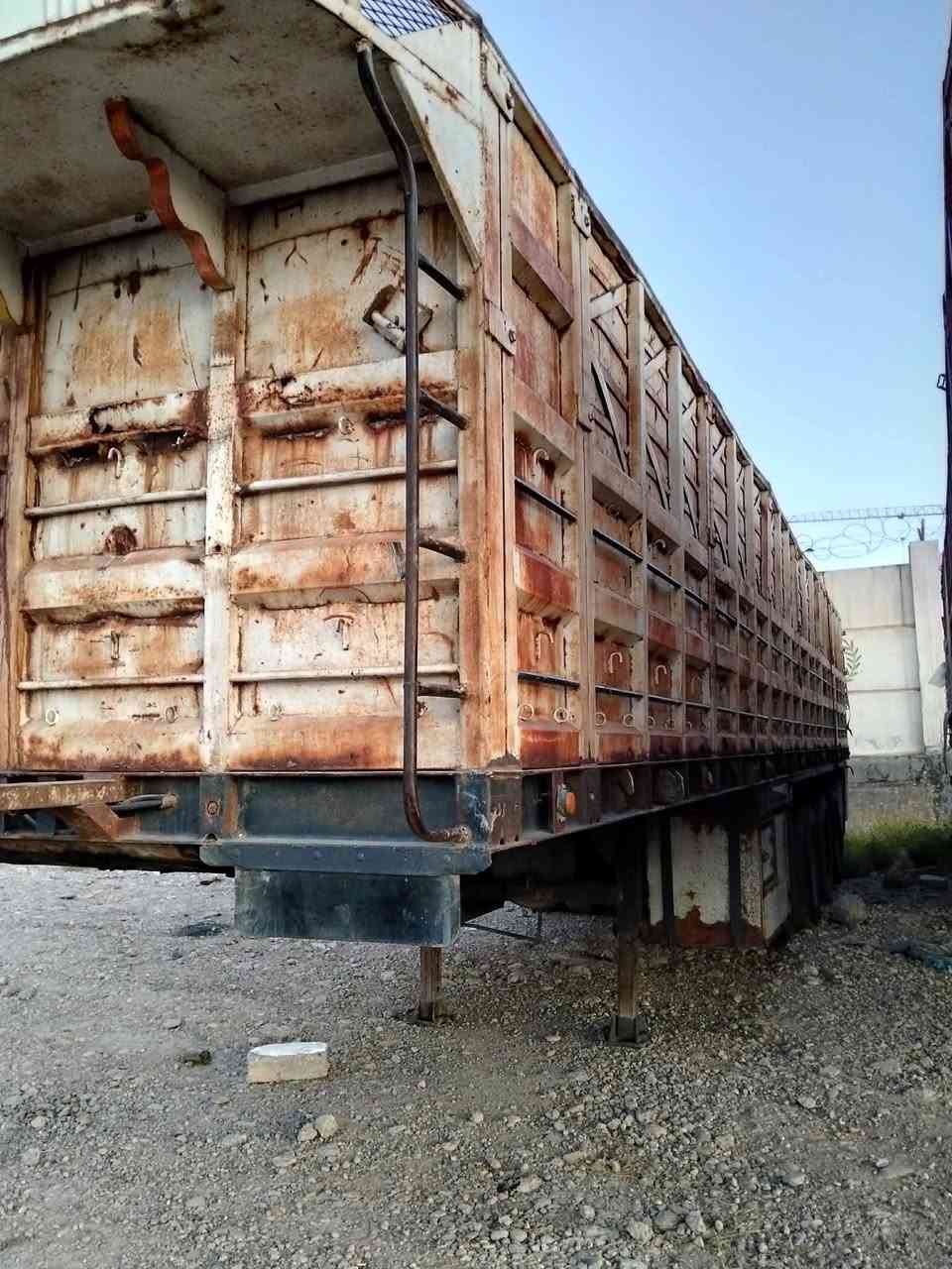 للبيع عربانه الطول 12وربع شاصي 14محلي 
اربع دناكير براد14 الماني جادر شتوي مع العربانه 
تواير نص عمر مطبخ ثلاجه وصناديق2
السعر 70 وبيها مجال للتواصل الاتصال
***********
***********
مكلف بالنشر
