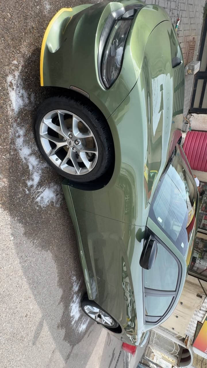 السلام عليكم 
جارجر جي تي 
رقم بغداد حره 
مديل 2023 
وارد امريكي حادثها بنيد ودعاميه فقط 
بدون دواخل كفاله شاصي ولغد 
لايتات اصليه نفسهن مال السياره 
6 سلندر بدون فتحة 
ماشية 55 
مكاني البصره 
السعر 270 وبيها مجال 
*********** البصرة, العراق
