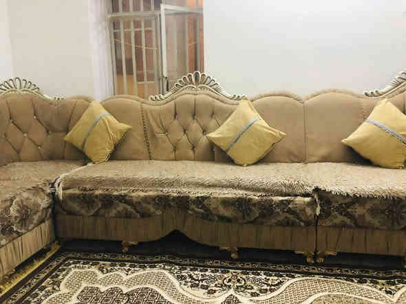 ***********
للبيع
