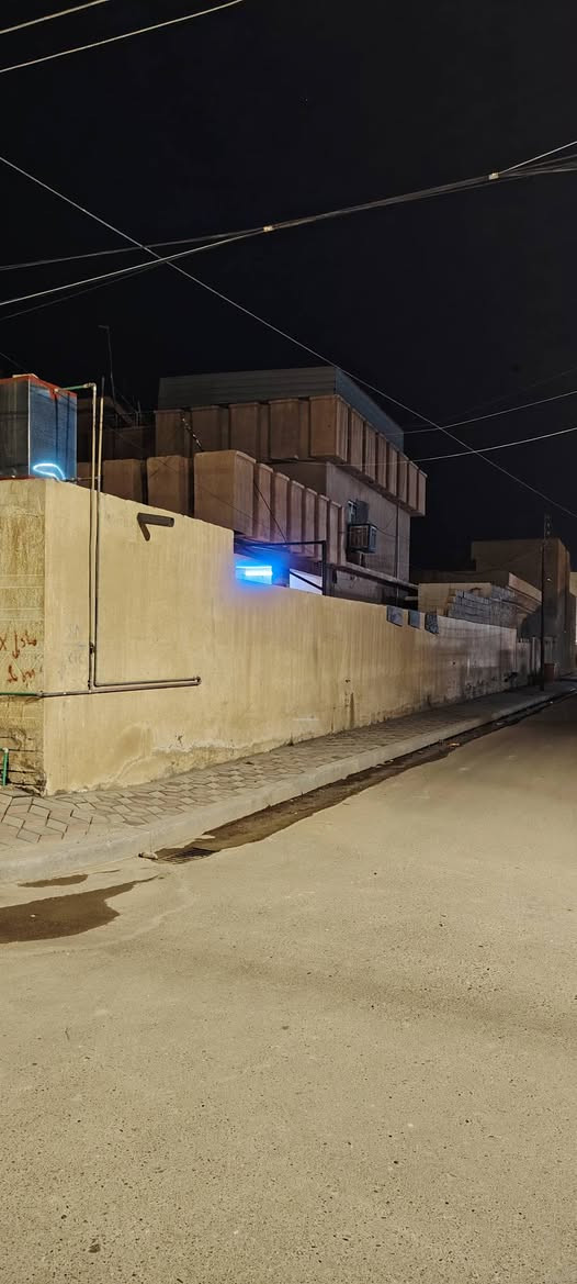 من رخصة الادمن بيت 600 متر ركن
شارع 15 الوجه على بغداد المكان القادسية حي الضباط خلف عمارة خليل الرمل بالقرب من ملعب احمد راضي ومدرسة حواء الاستفسار على الرقم ***********
