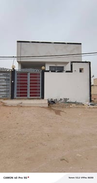 بيت للبيع مساحته 100م  📍العنوان:شارع المطار شارع الرادار (حي الحسن)  🔷...