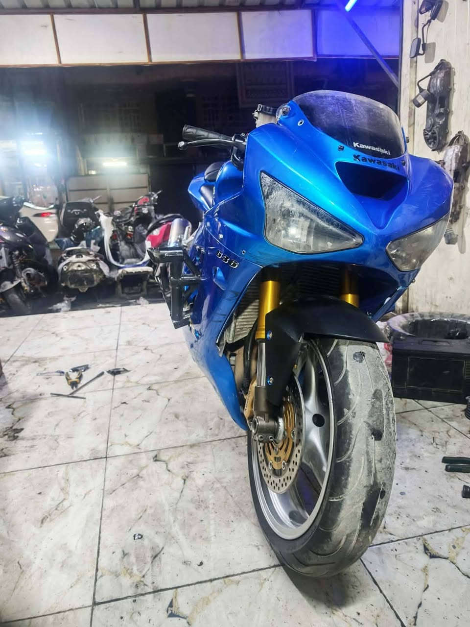 السلام عليكم كاوسكي 2004دراجه خير من الله حلو بيهه تلحيضات بسيطه مكينته ما ملعوب بيهه سعر٢٥ وبيهه مجال مكاني غزاليه وهذ رقمي تفاصيل أكثر ***********
