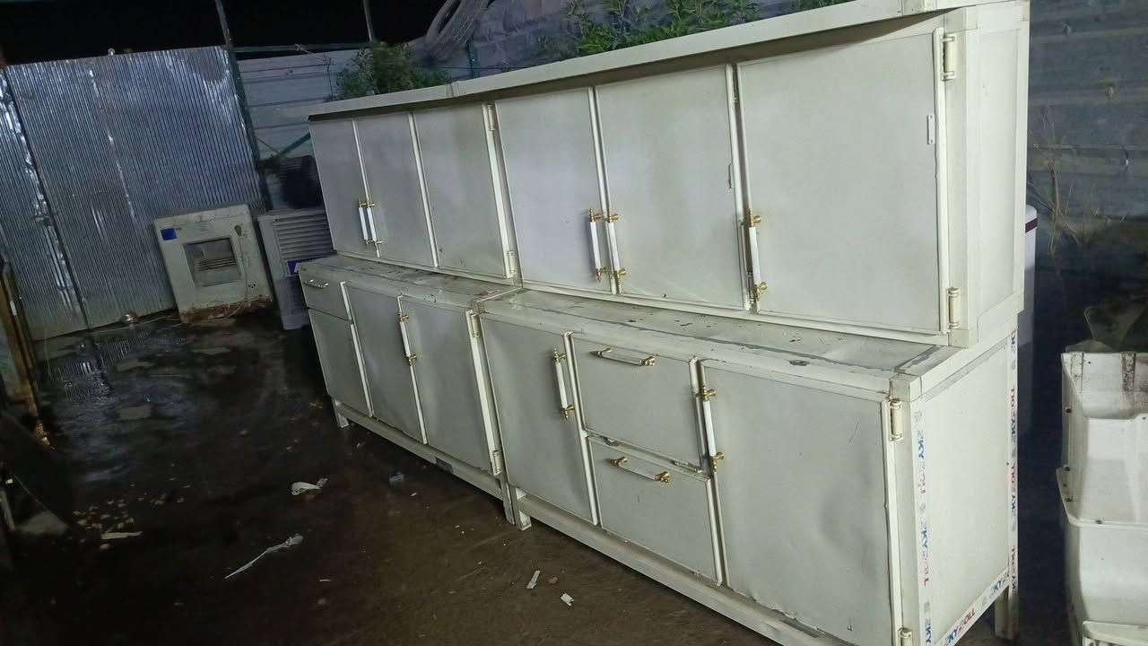 السلام عليكم كاونتر 4قطع نضيف جدن مابي اي ضرر بدون سنك ابو غريب مقابل حليب بلادي المنسيه ***********بي واتساب
