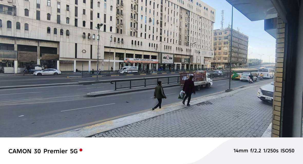 📢 فرصة استثمارية مميزة للإيجار – باب المعظم
تُعرض للإيجار قاعة تجارية بمساحة (850 متر مربع) في موقع حيوي ومهم في باب المعظم – بغداد على شارع الجمهوري مباشرة ، مناسبة لمختلف الأنشطة التجارية والاستثمارية.
✅ مميزات الموقع:
موقع حيوي قريب من الحركة التجارية
مساحة واسعة (850 م²)
وجود ساحتين وقوف مسقفات
ساحة خاصة للسيارات الكبيرة (تريلات) للتفريغ والتحميل
سهولة الوصول وحركة مستمرة للزبائن
💡 تصلح لـ:
هايبر ماركت 🛒
مقر شركة 🏢
مركز سجاد أو موكيت 🪞
مخزن تجاري كبير 📦
معرض مواد غذائية أو كهربائيات
مركز توزيع (Distribution Center)
مشروع تجاري كبير أو استثماري
📍 الموقع: باب المعظم – بغداد
📞 للاستفسار والتواصل:
***********
***********
