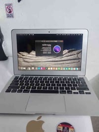 ماك بوك اير 2015 حجم 11.6 انش معالج cori5 هارد Ssd 128g مناسب للدراسة ...