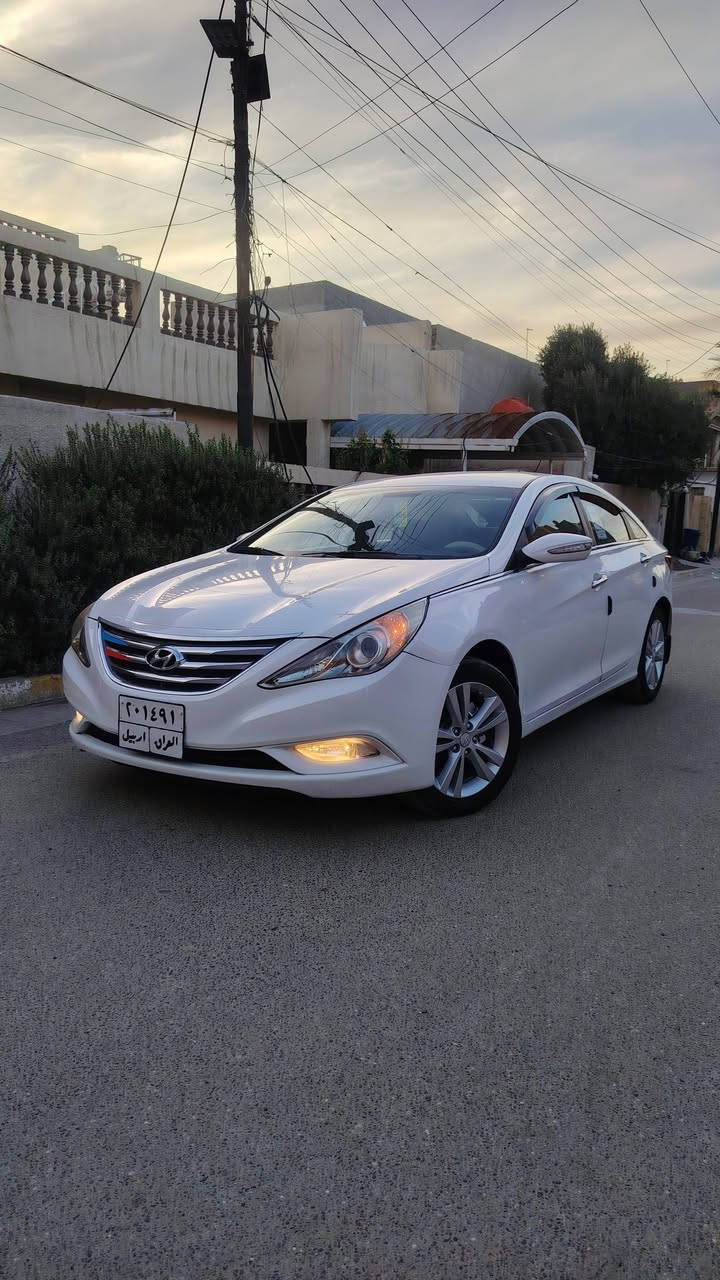 السلام عليكم ورحمة الله
للبيع بدون مراوس
سوناتا خليجي موديل 2011 محرك دوش 2400المرغوب محرك وكير مكفولات
السيارة مكفولة من الضربة القوية مصبوغة عام للجمالية بدون اي دواخل شرط الفحص
داخل لونين  مري شفط  تبريد قطعتين شفتات ستيرن حساسات خلفيه اشاير بالمري نضام ايكو اقتصادي وباقي المواصفات معروفة السنوية مساقطة  صدر خلفي أمامي باتري جديد تبريد تدفئة كهربائيات كلها شغاله السيارة جاهزة تحويل مباشر ثاني يوم مكان السيارة بغداد الاتصال على *********** السعر 106 مجالها جدا بسيط للشراي
